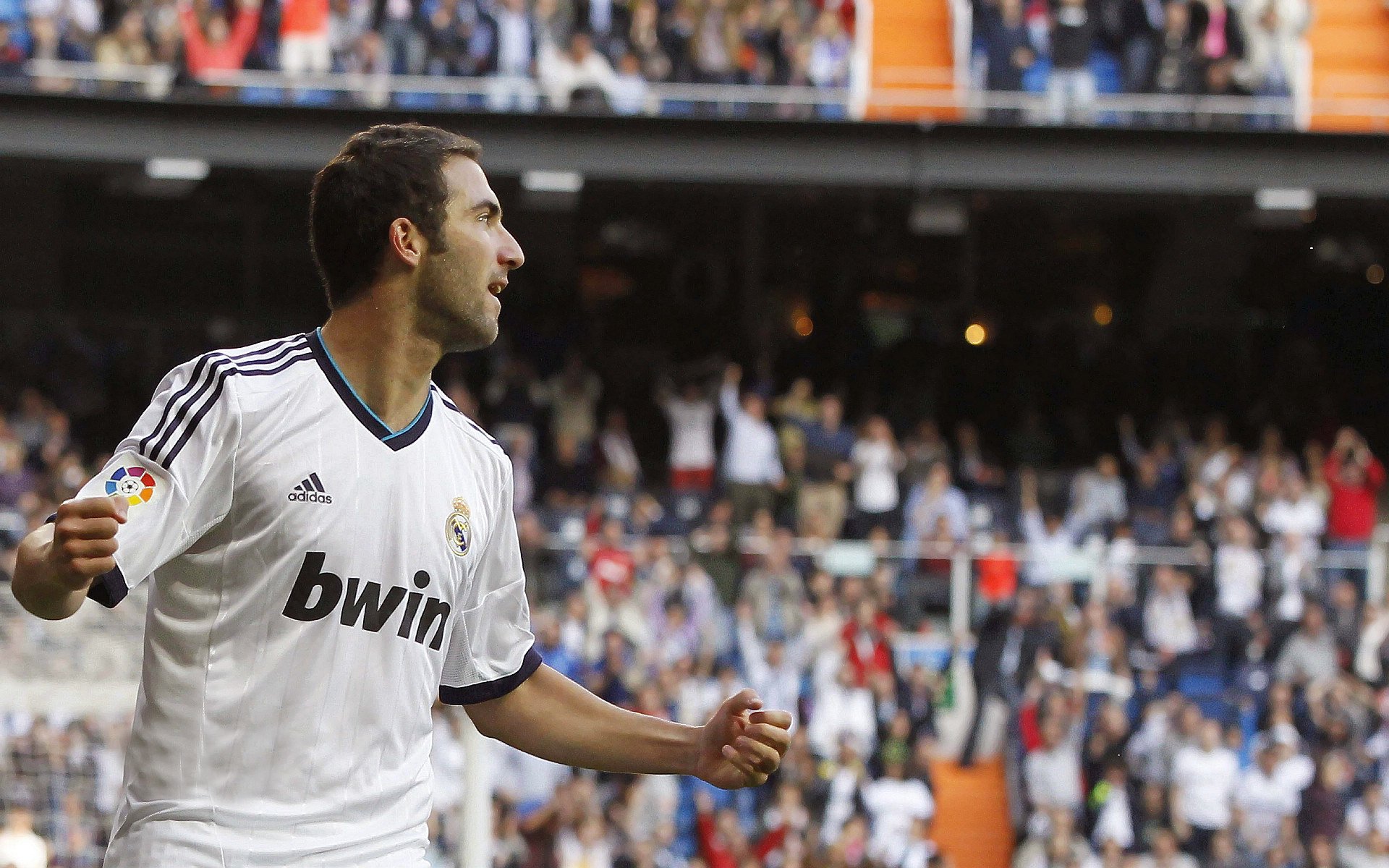 “亚戈·卡尔曼的创新球技，推动阿根廷美洲狮队踏上新的竞技高峰”